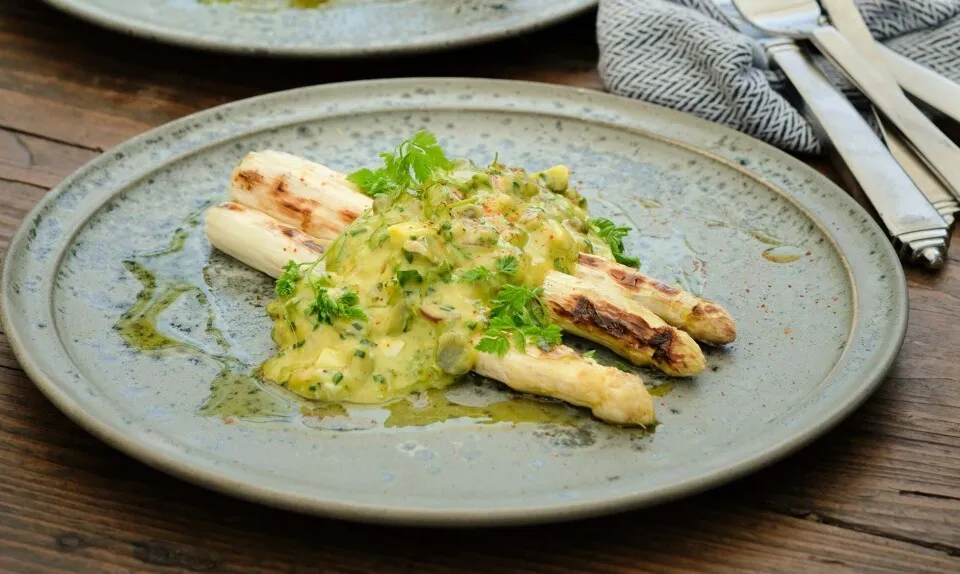 Asparges med sauce gribiche