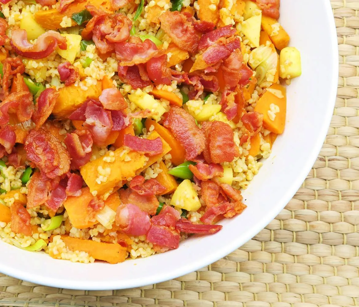 Bulgursalat med rodfrugter og bacon