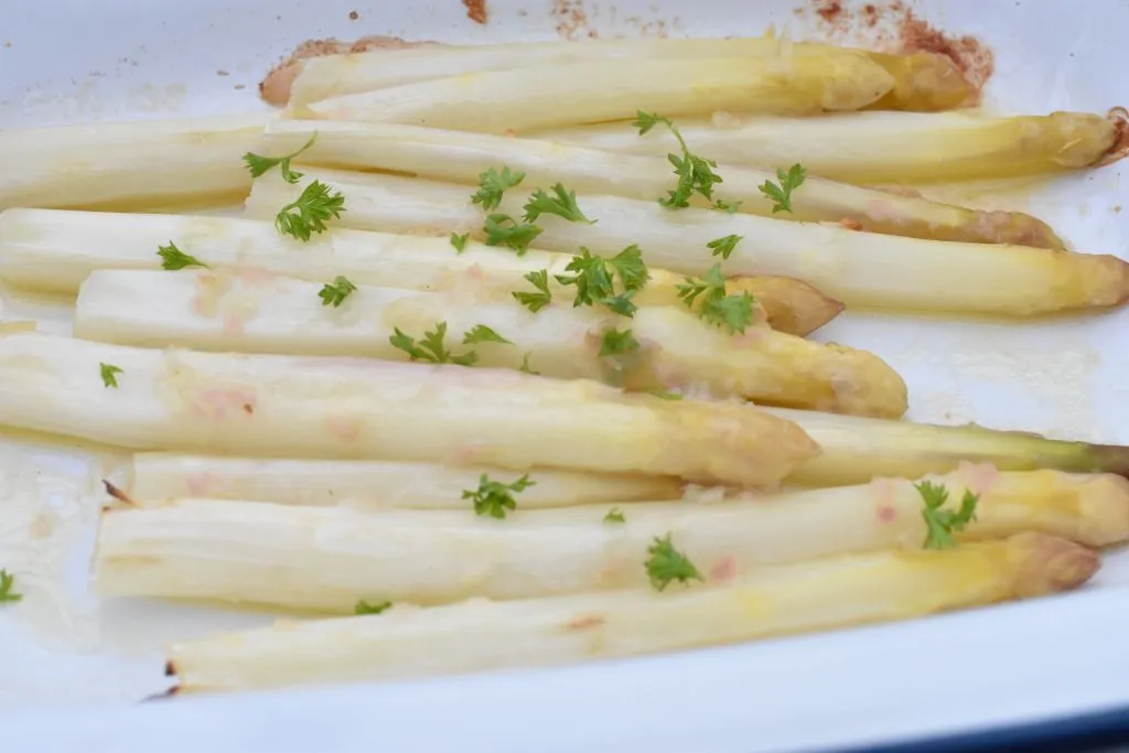 Hvide asparges i ovn eller airfryer