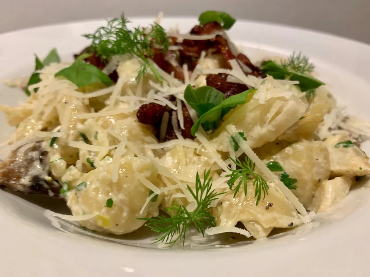 Pasta med cremet hvide asparges