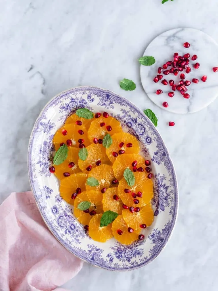 Appelsinsalat med granatæble og mynte