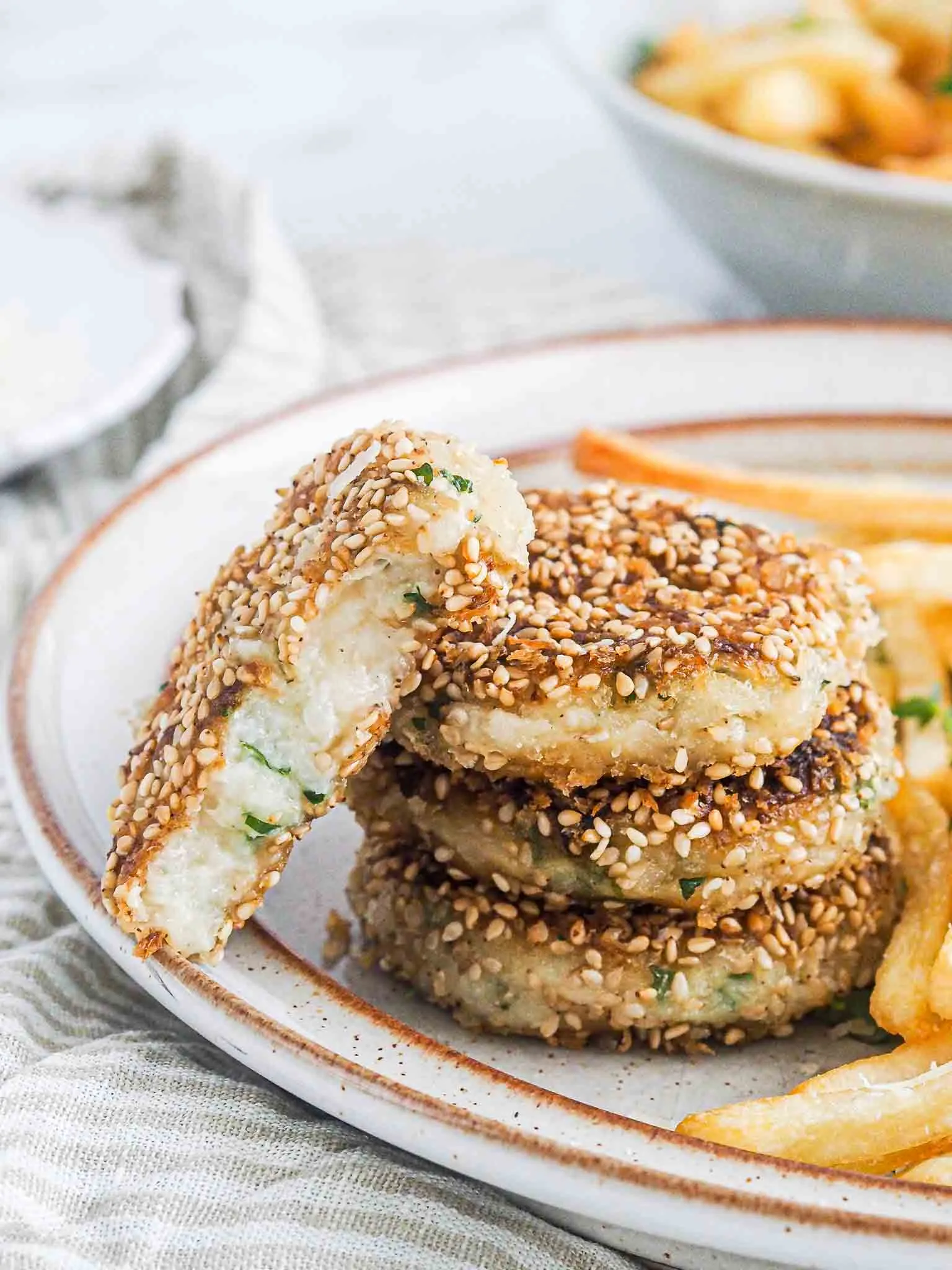 Blomkålsnuggets med luksus pomfritter