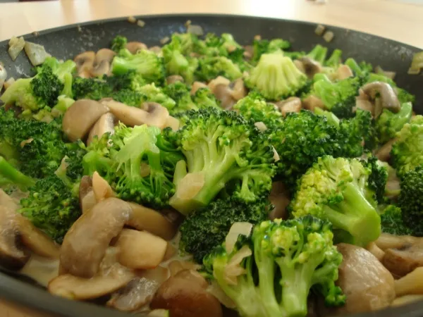 Cremet broccoli og champignon