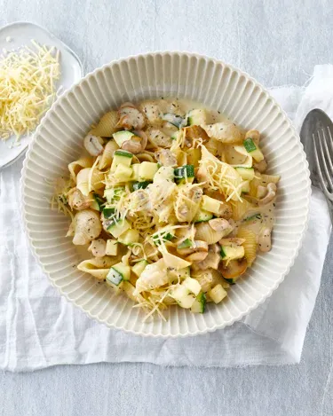 Pasta med champignon og squash