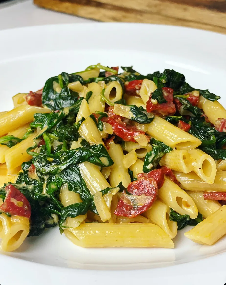 Cremet pasta med chorizo og spinat