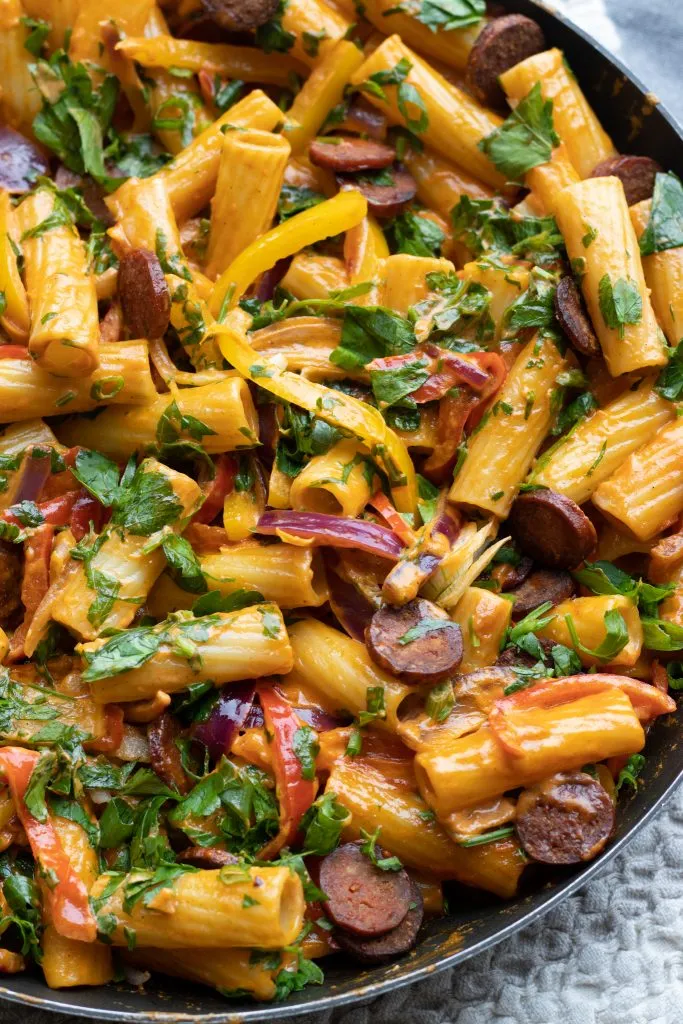 Cremet pasta penne med chorizo