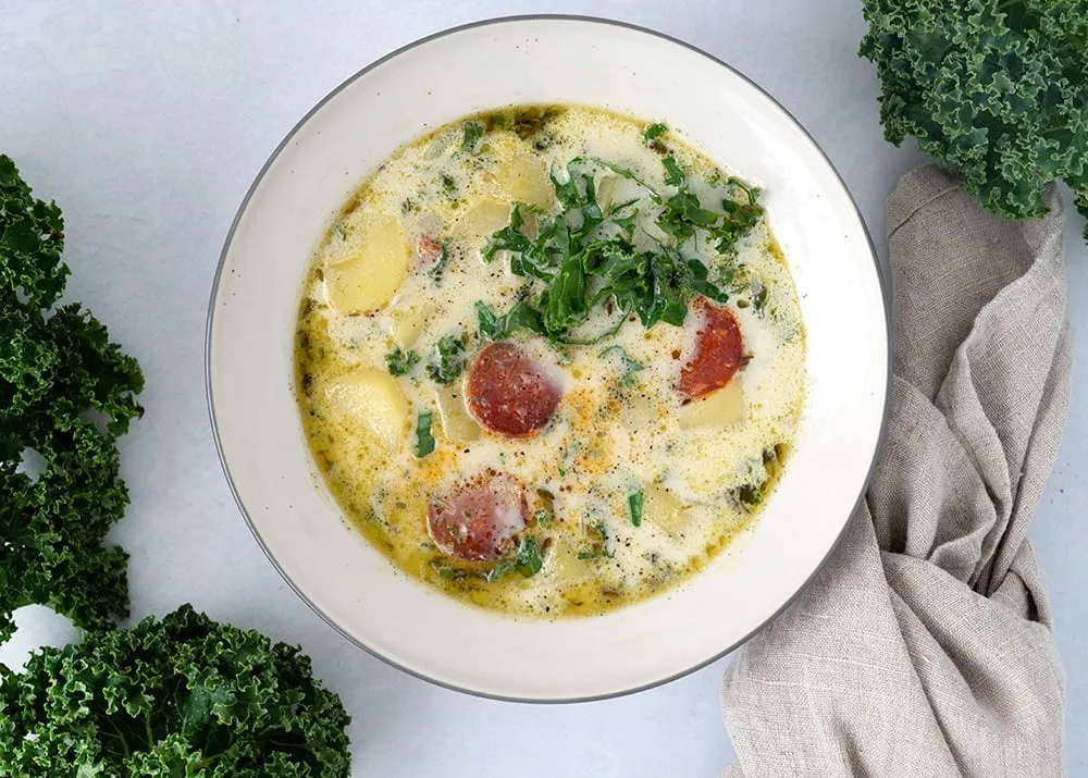 Chorizosuppe med kartofler og grønkål