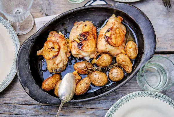 Ovnstegt kylling med saltet citron og kartofler
