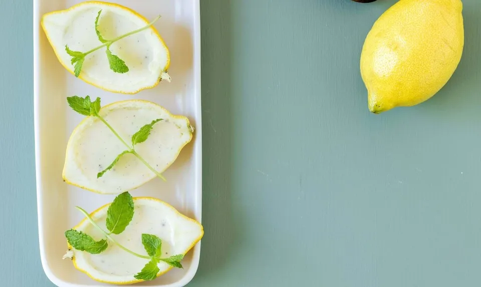 Lemon posset i citronskal