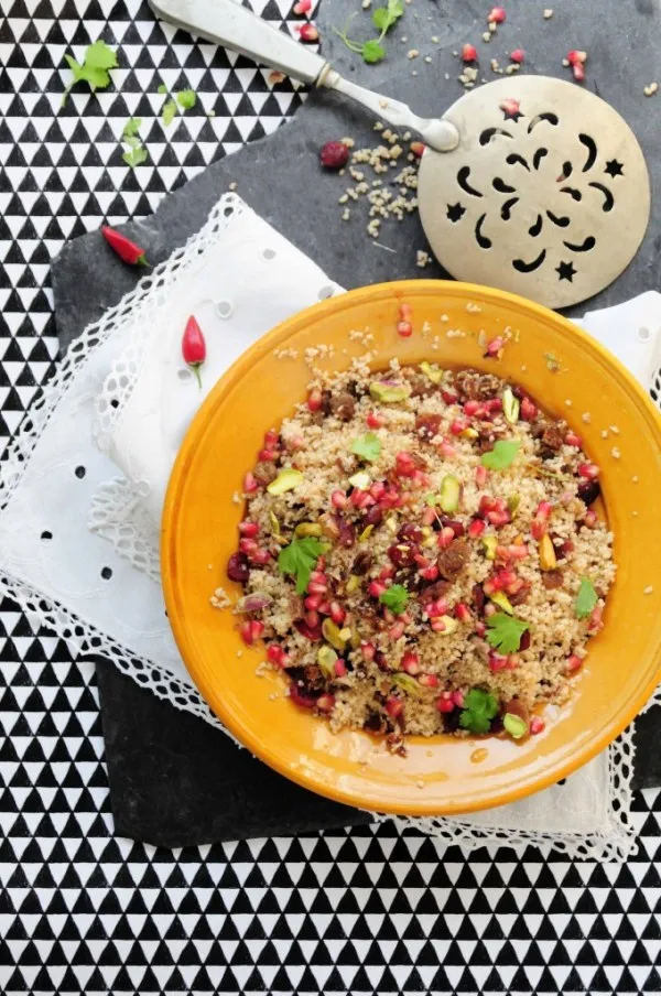 Krydret couscous med tørrede frugter og granatæble