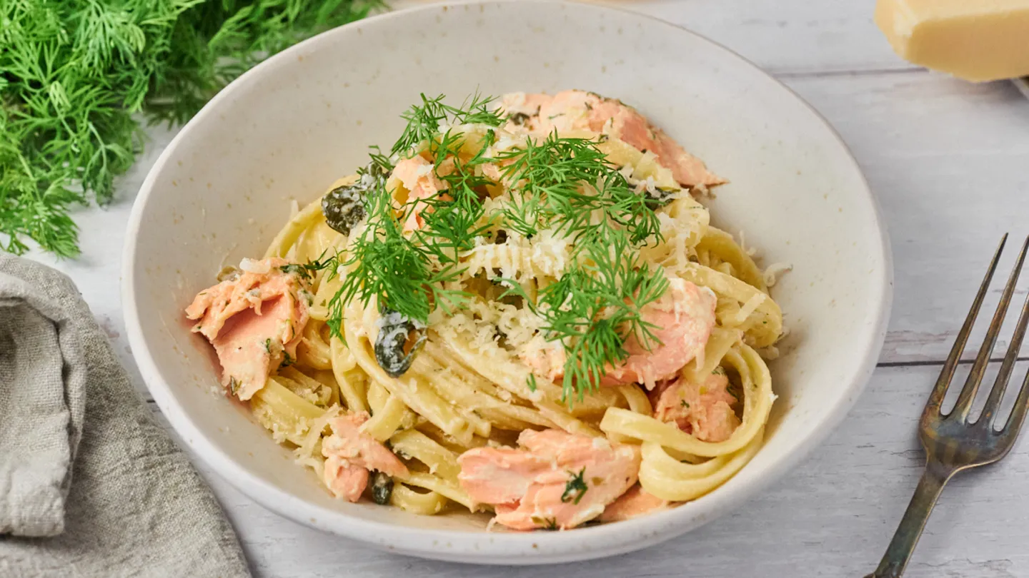 Pasta med laks og creme fraiche