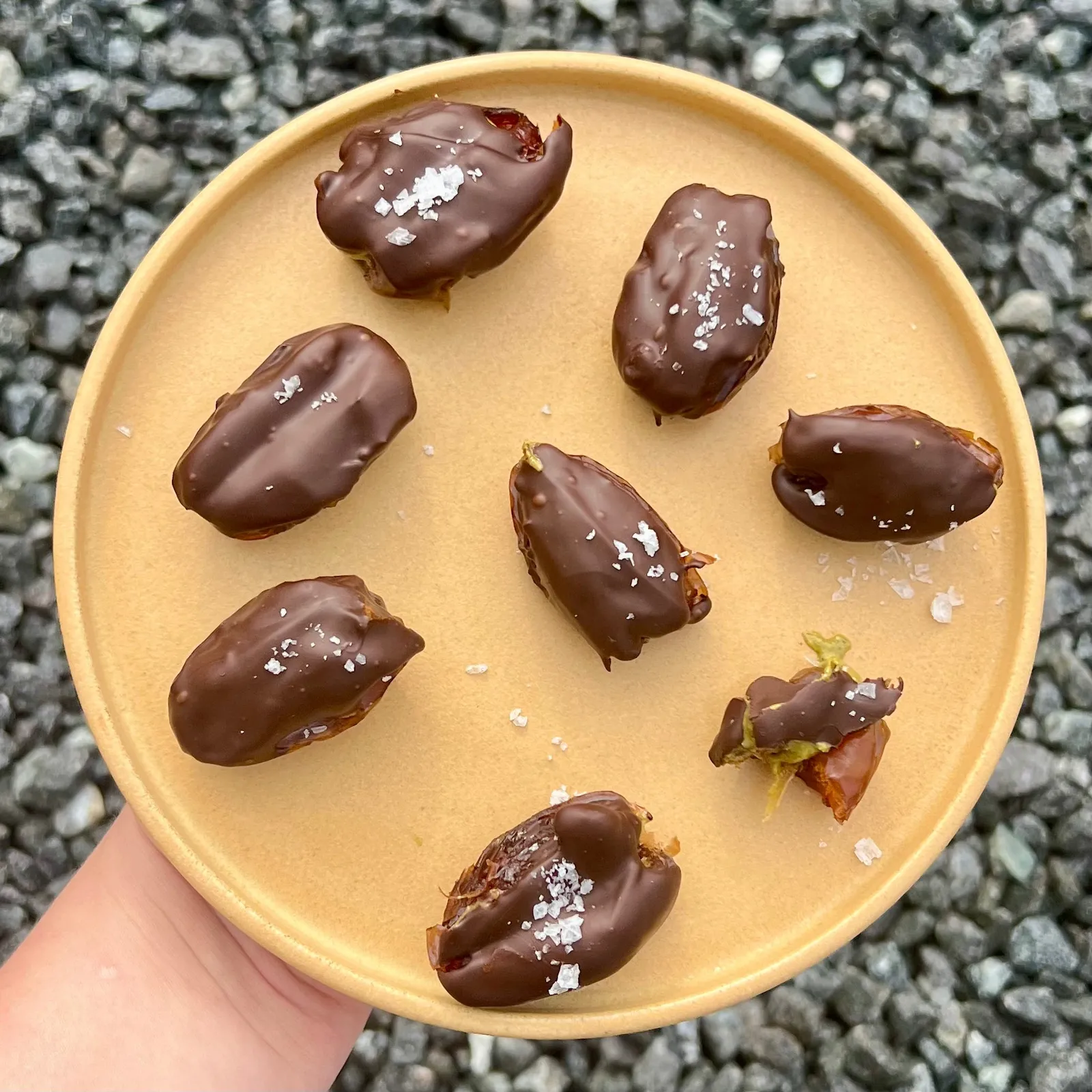 Dubai chokolade dadler med pistacie
