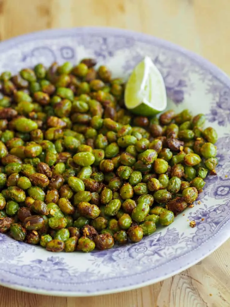Bagte edamamebønner som proteinrig snack