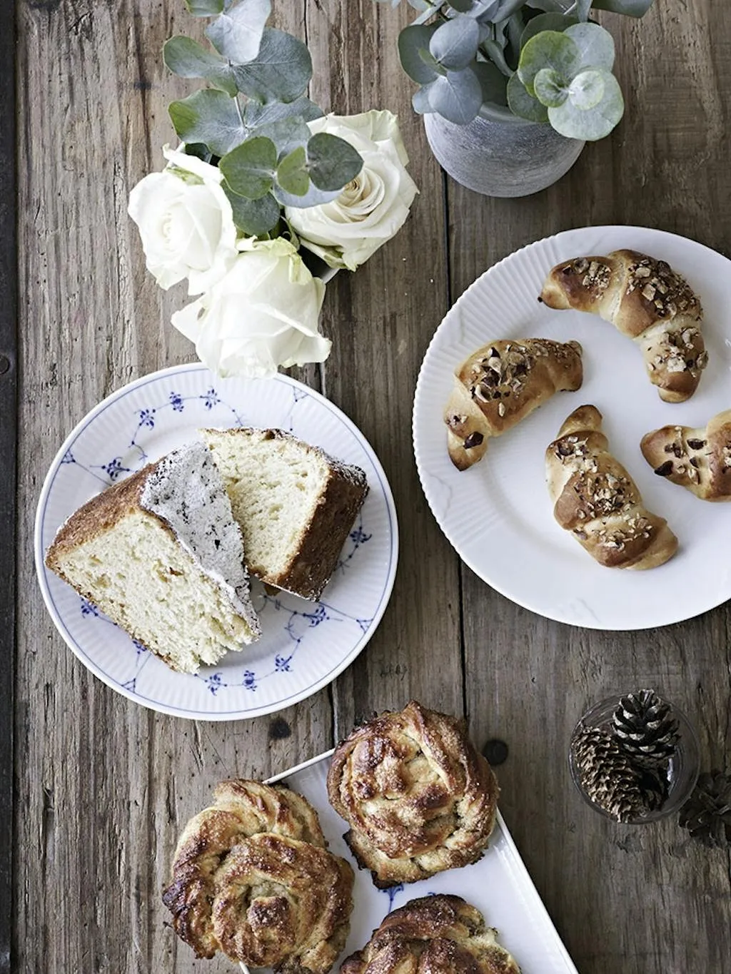 Panettone, snegle og marcipanhorn med gær