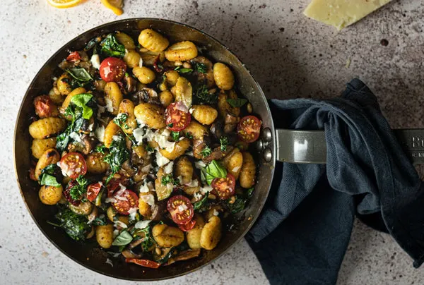 Gnocchi gratin med semi-dried tomater og oliven