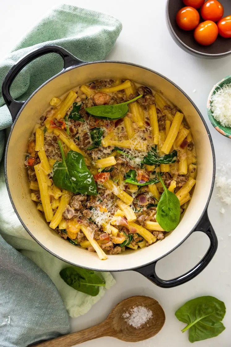 Alt i én pasta med hakket oksekød