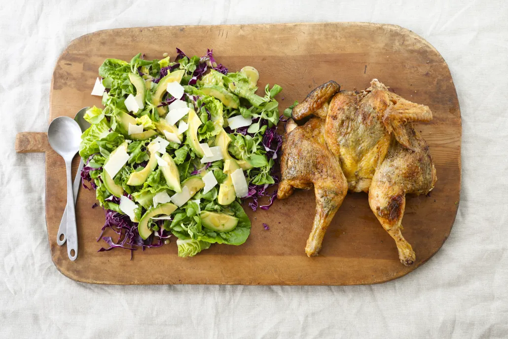 Grillet hel kylling med trøffel og avocadosalat