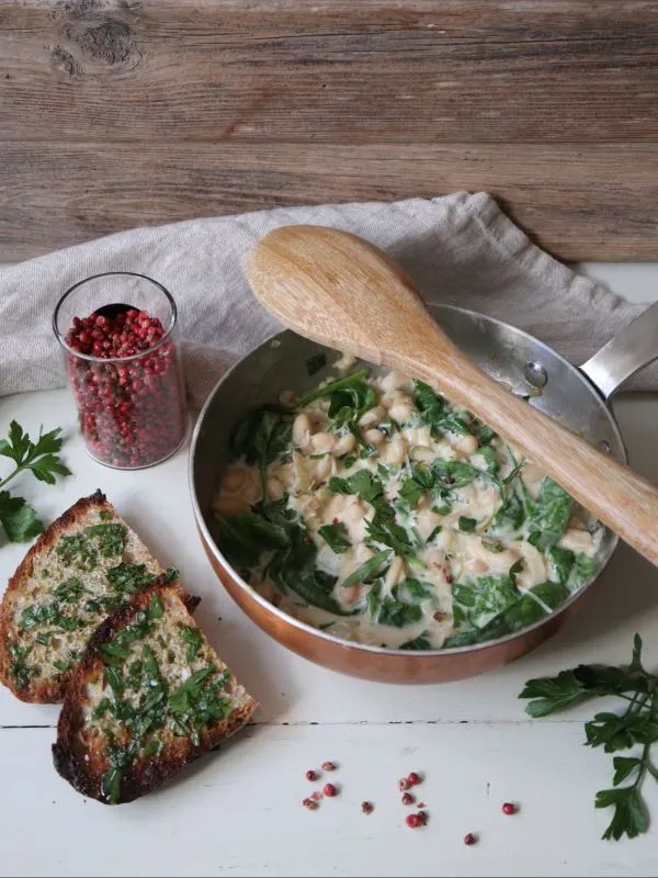 Creamy cannellinibønner med spinat og parmesan