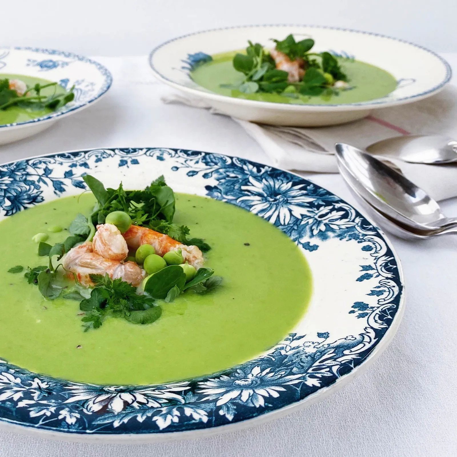 Ærtesuppe med jomfruhummerhaler