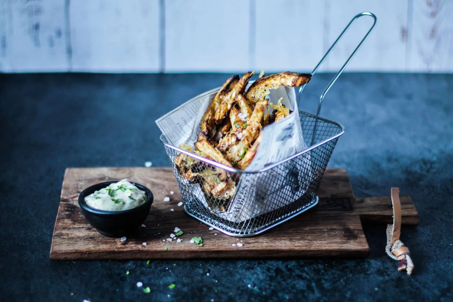 Sellerifritter med parmesan og bearnaisemayo