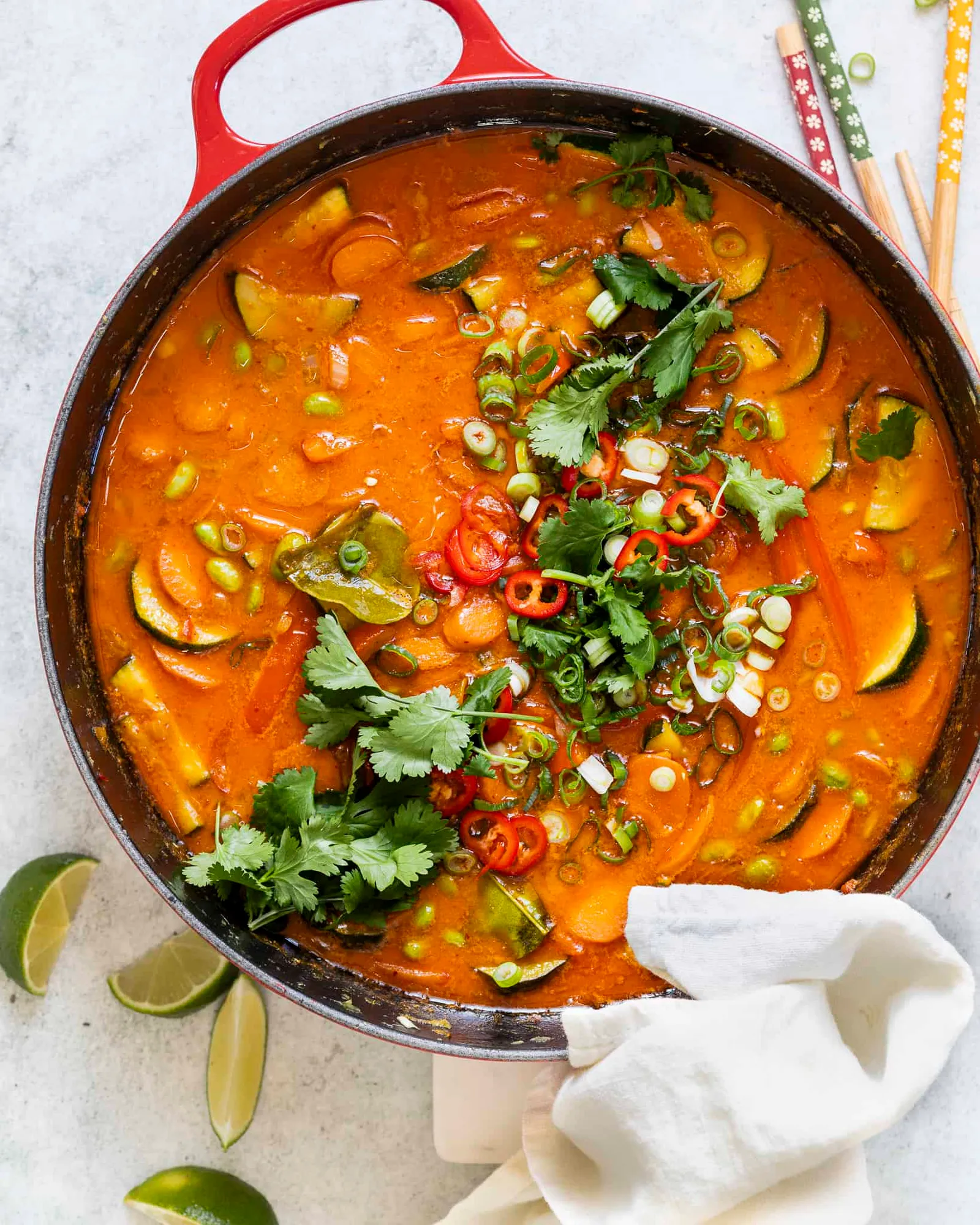 Vegetarisk wok med kokosmælk og grøntsager