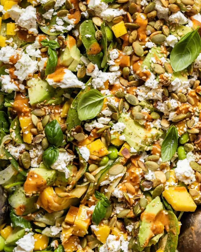 Grøn salat med mango og feta