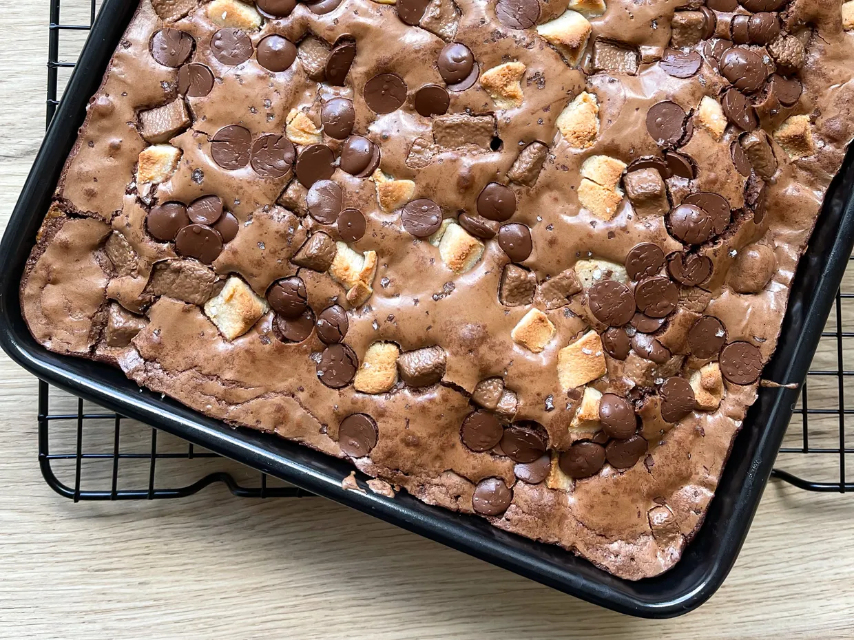 Brownie med marcipan og nougat