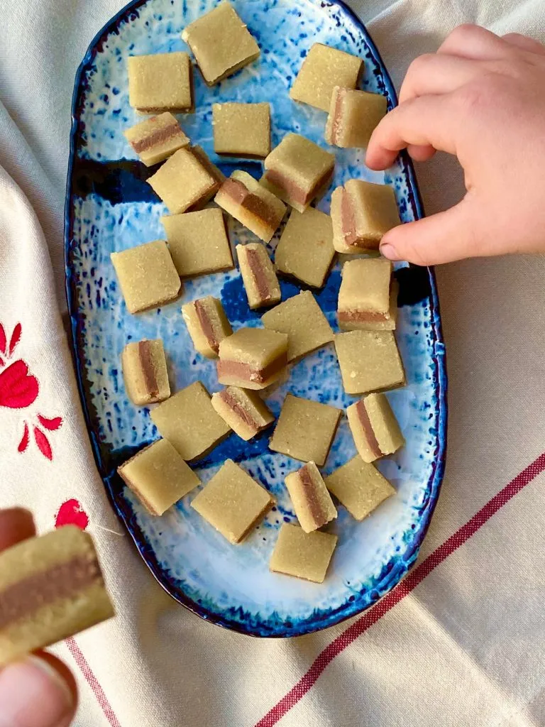 Julekonfekt med marcipan og nougat