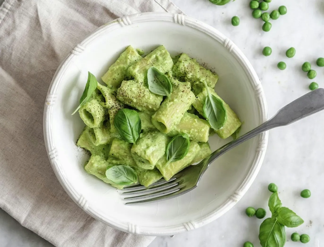 Pasta med frosne ærter og mascarpone