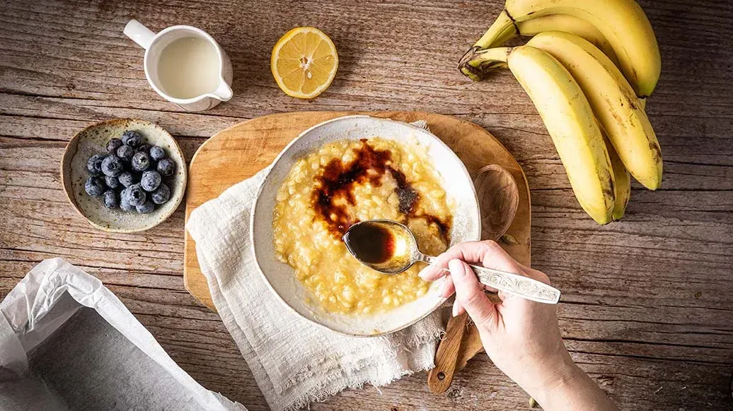 Vegansk bananbrød med kardemomme