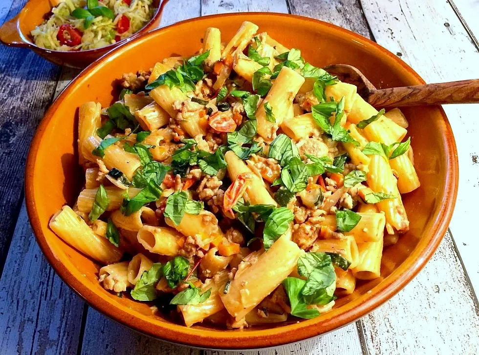 Rigatoni med hakket gris, grønt og crème double