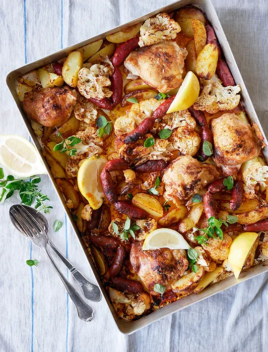 Kylling med chorizo, blomkål og kartofler i fad