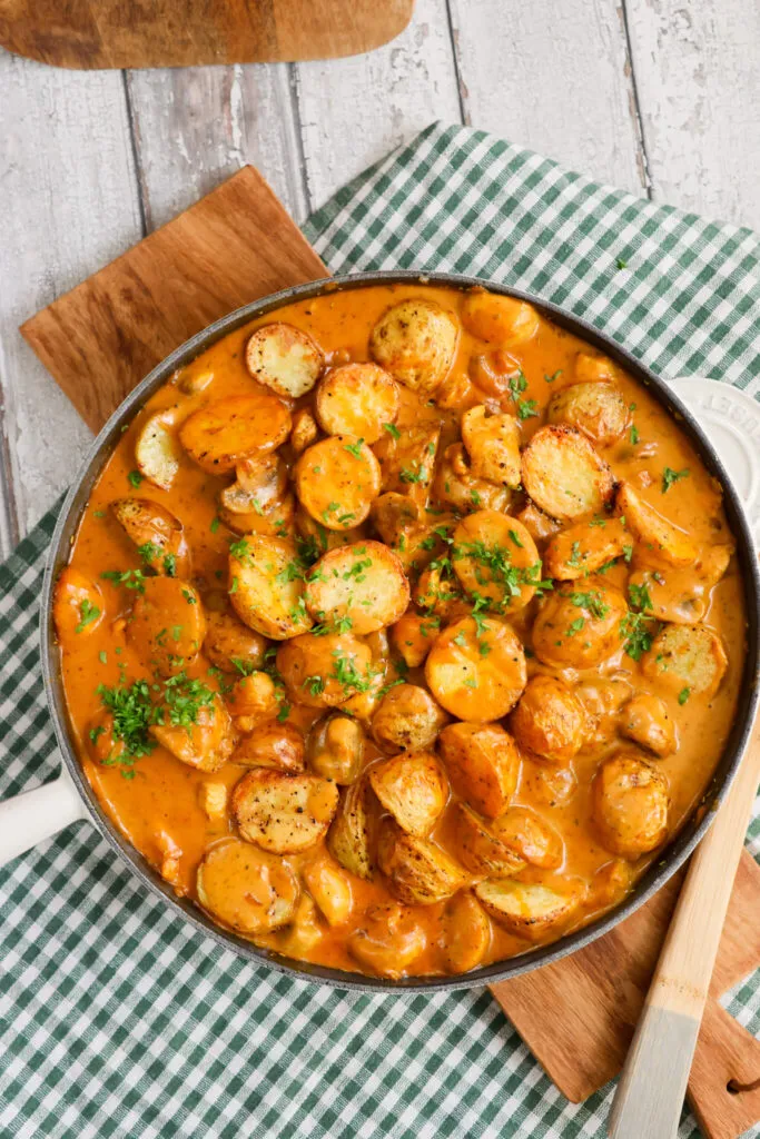Kylling og kartofler i whiskysauce