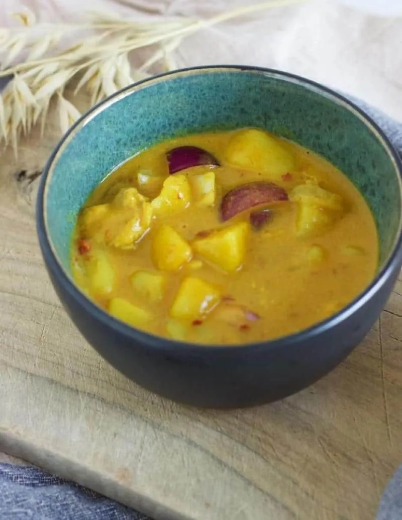 Cambodiansk kylling med kartofler og kokosmælk