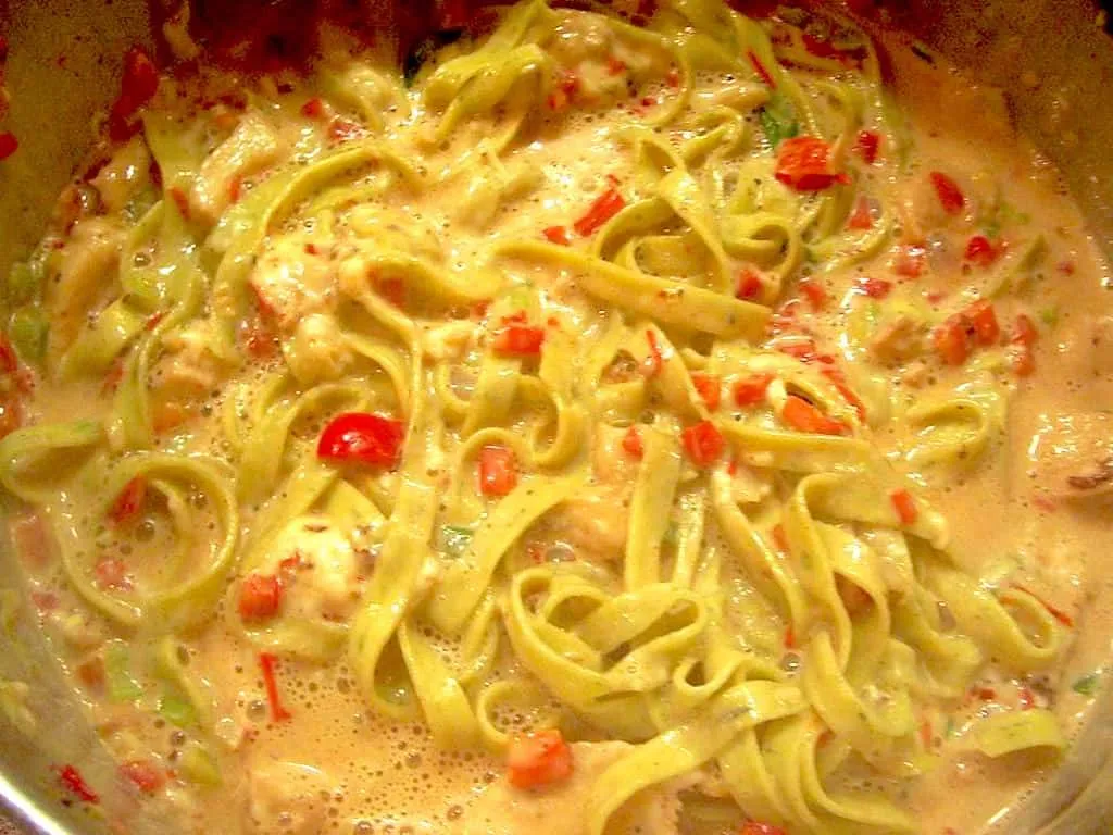 Kylling med hvidløg, chili og pasta