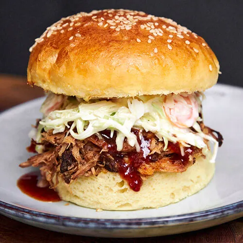 Pulled pork burger opskrift
