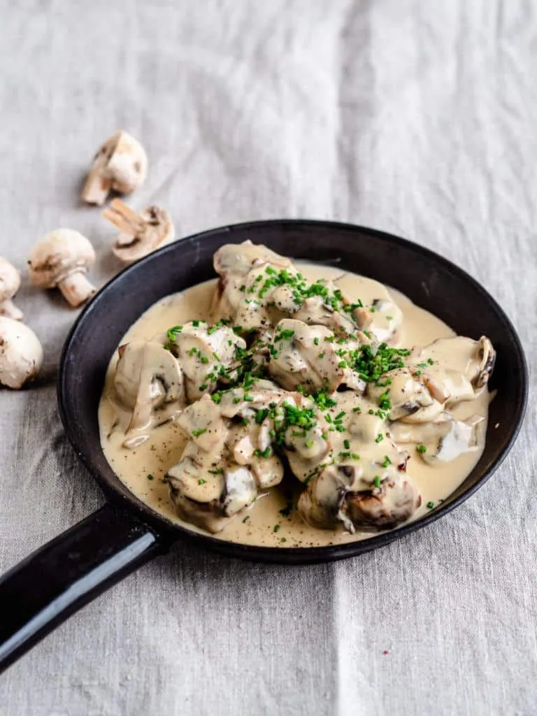 Mørbrad a la creme med champignon