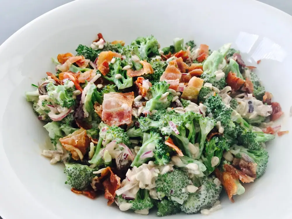 Broccolisalat med bacon